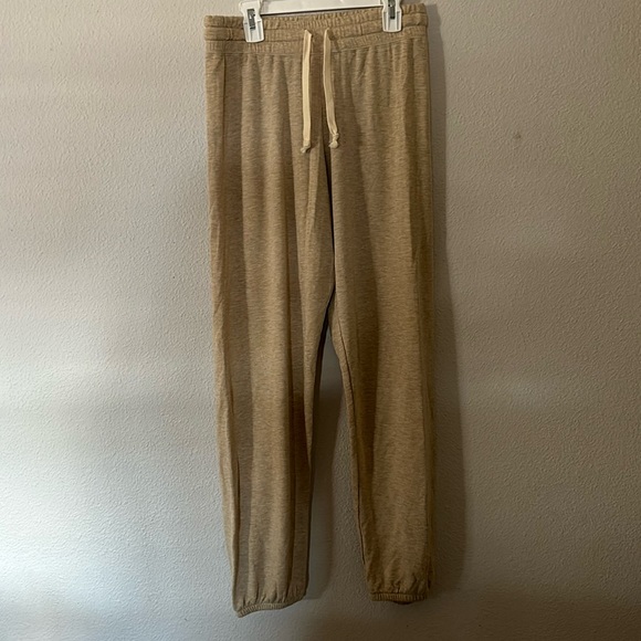 NWT Magnolia dreamer oatmeal lounge pants size medium - Picture 1 of 4